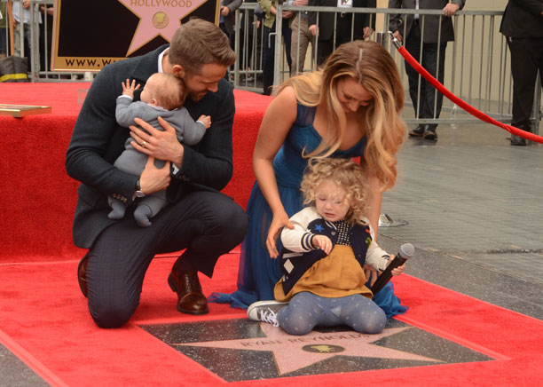 Blake Lively og Ryan Reynolds viser deres børn frem på den røde løber