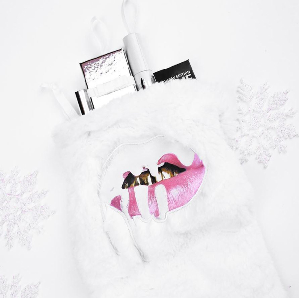 Kylie Jenner lancerer eksklusiv Holiday Edition makeup linje