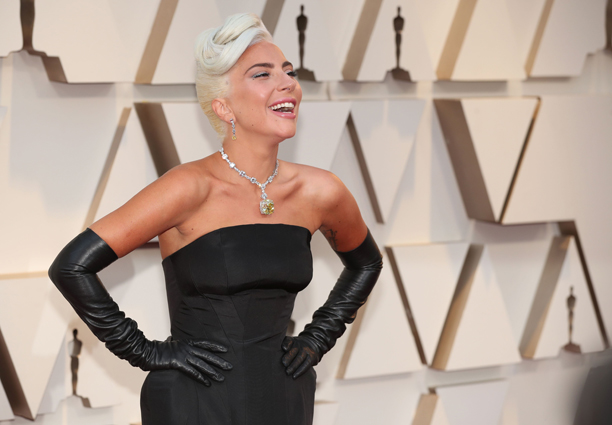 lady-gaga-gul-tiffany-diamant-oscars-2019-elle-dk-3.jpg