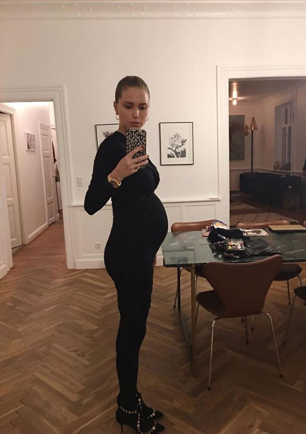 Mom-to-be Pernille Teisbæk rocker det gravide look