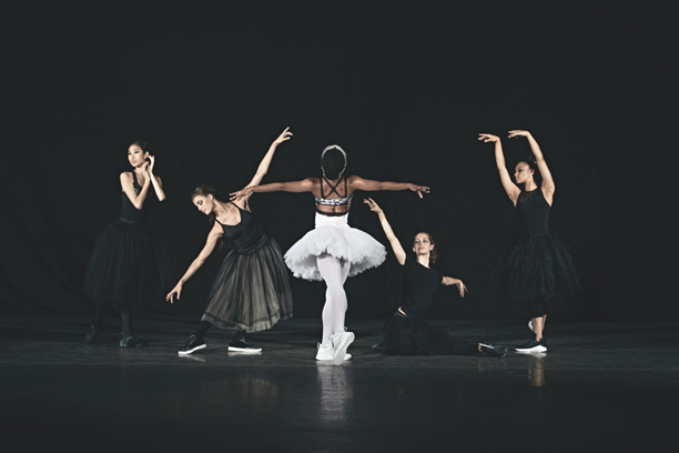 Drøm dig til en plads på scenen med PUMAs nye ballet-inspirerede ”Swan Pack” kollektion