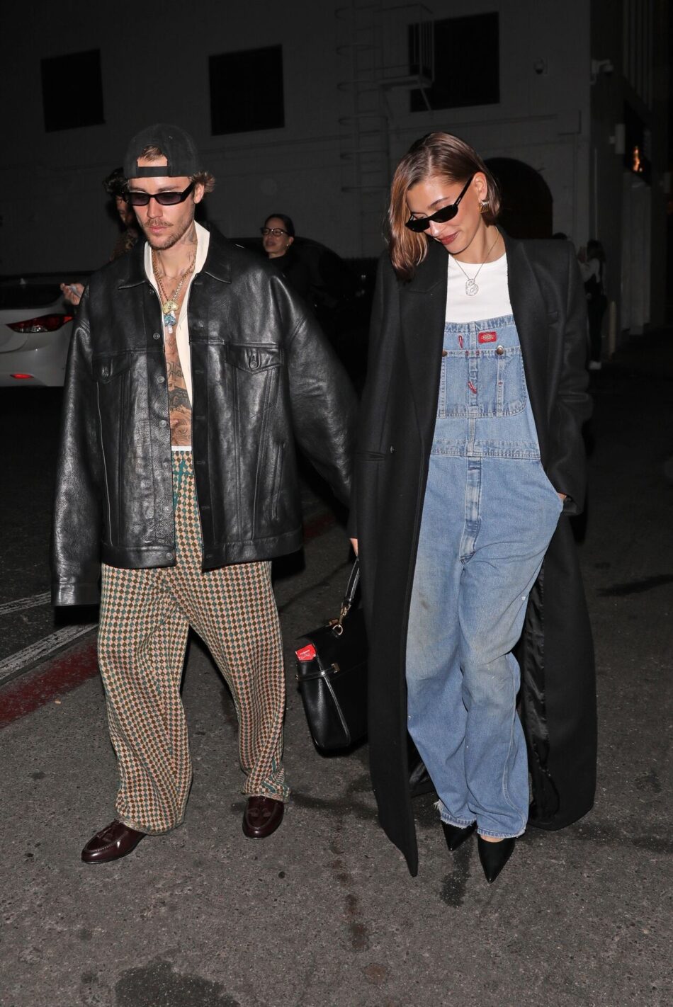 Beverly Hills, CA - Justin Bieber and Hailey Bieber hold hands as they are seen leaving Funke restaurant after having dinner in Beverly Hills. Pictured: Justin Bieber, Hailey Bieber BACKGRID USA 26 OCTOBER 2023 BYLINE MUST READ: The Hollywood Curtain / BACKGRID USA: +1 310 798 9111 / usasales@backgrid.com UK: +44 208 344 2007 / uksales@backgrid.com *UK Clients - Pictures Containing Children Please Pixelate Face Prior To Publication*