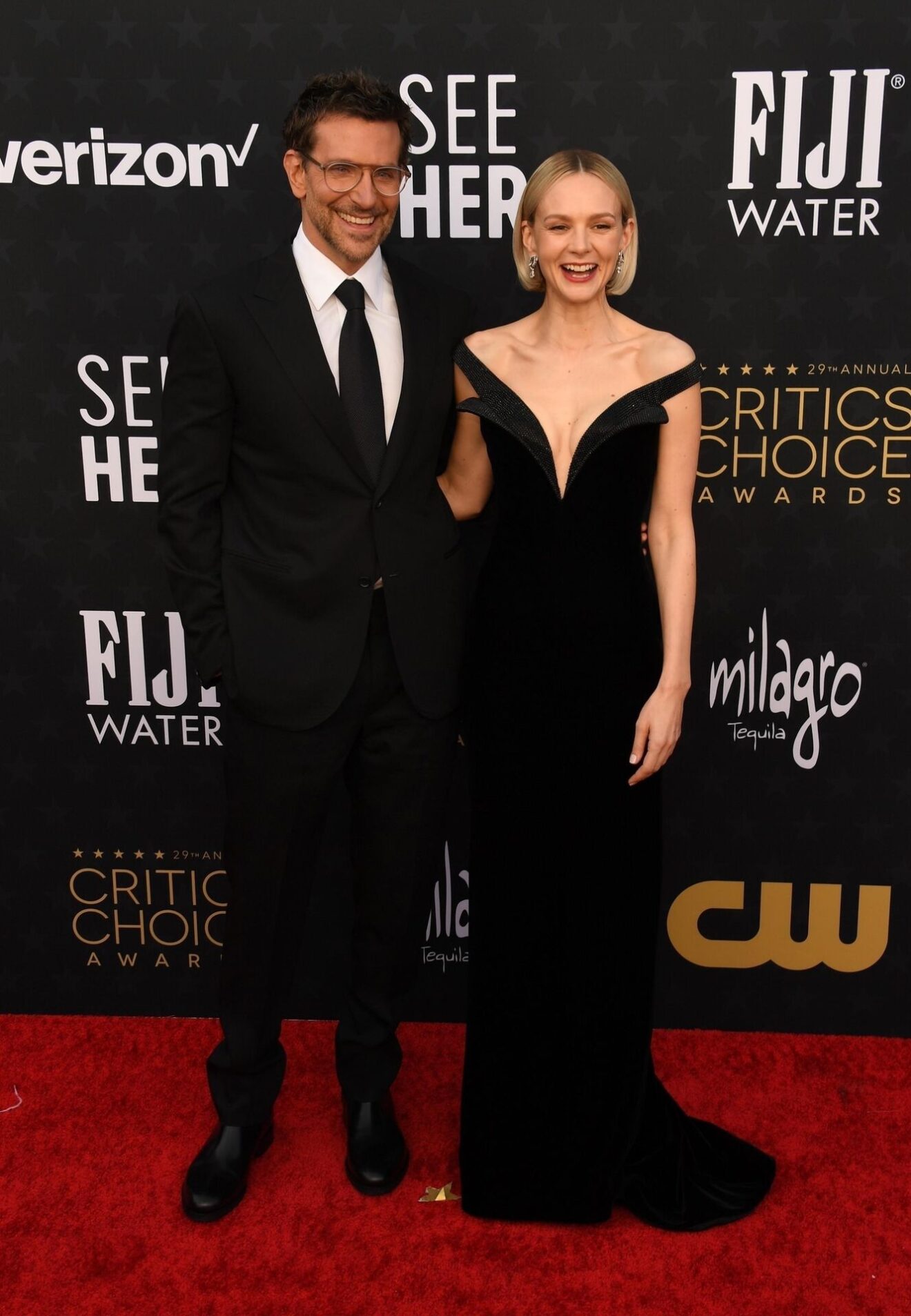 Santa Monica, CA - Celebrities attend the 29th Annual Critics Choice Awards at Barker Hangar in Santa Monica, California. Pictured: Bradley Cooper and Carey Mulligan BACKGRID USA 14 JANUARY 2024 BYLINE MUST READ: MediaPunch / BACKGRID USA: +1 310 798 9111 / usasales@backgrid.com UK: +44 208 344 2007 / uksales@backgrid.com *UK Clients - Pictures Containing Children Please Pixelate Face Prior To Publication*